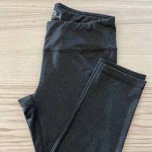 Charcoal Grey Capri length 90 Degree by Reflex leggings. Size L